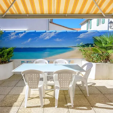 Well Placed With Courtyard 300m From Port Saint-Martin-de-Ré